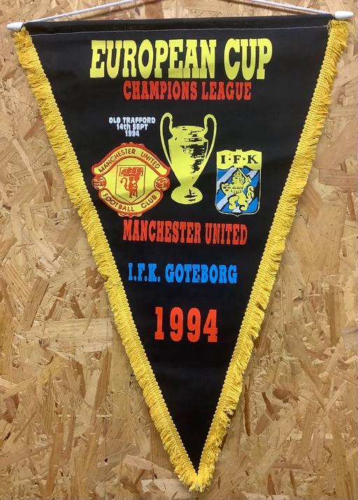 Buy & Sell Lancashire Blackburn with Darwen - Photos for Manchester United v Gothenburg 1994 Pennant