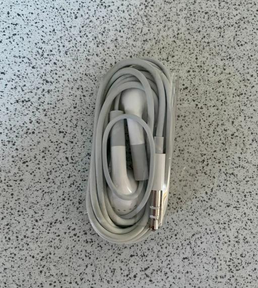 Buy & Sell South West London Richmond upon Thames - Photos for Apple headphones