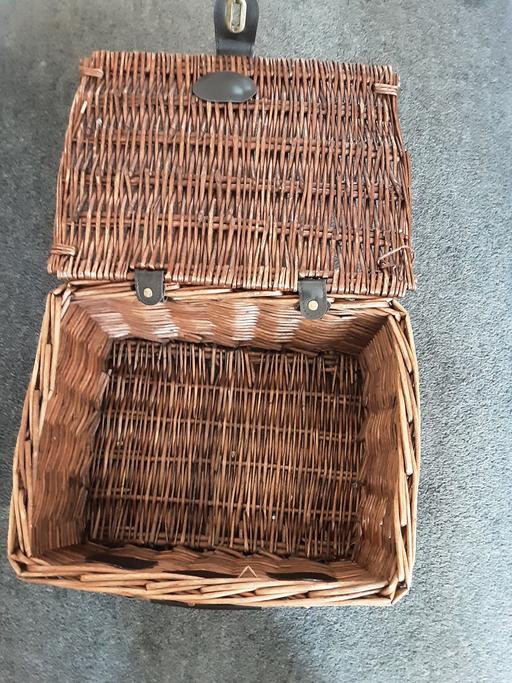 Buy & Sell Kent Medway - Kent - Photos for Small wicker basket