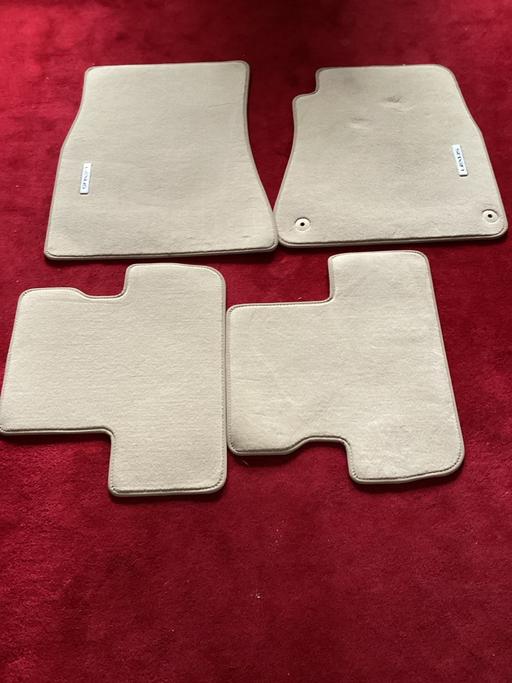 Vehicles South East London Bromley - Photos for LEXUS IS200 TAILORED MATS X 4