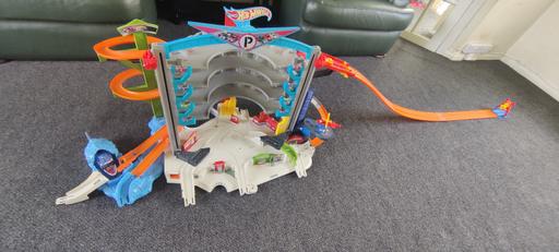 Buy & Sell West Yorkshire Wakefield - Photos for Hot wheels Parking Garage