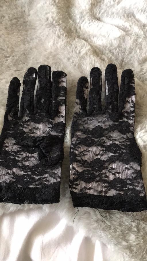 Buy & Sell Staffordshire Tamworth - Photos for New black lace gloves one size