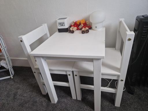 Buy & Sell Bedfordshire Luton - Photos for chair table white