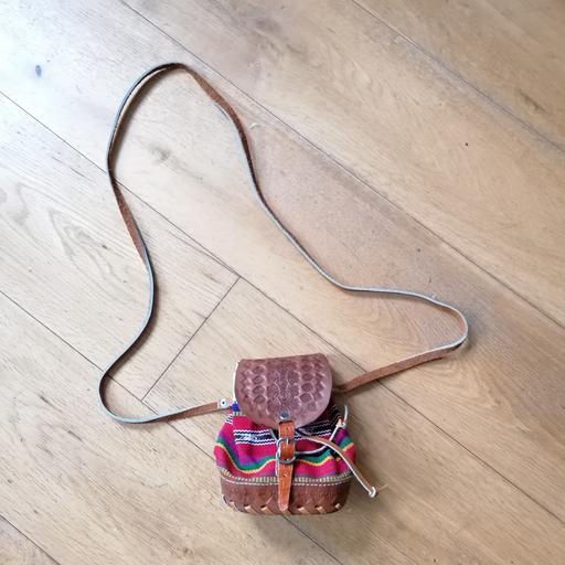 Buy & Sell Wiltshire Swindon - Photos for Vintage Genuine Leather & Tapestry Bag