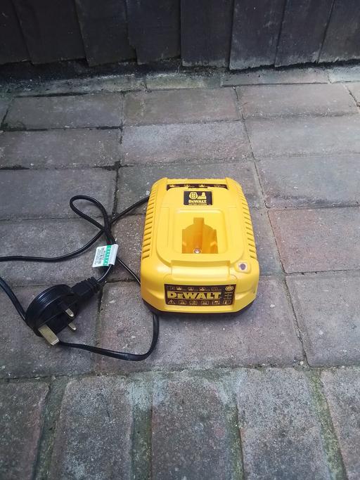 Buy & Sell Kent Medway - Kent - Photos for Dewalt battery charger lithium