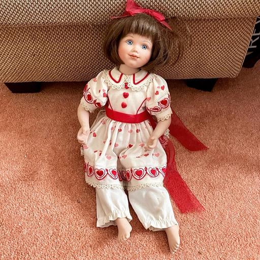 Buy & Sell Dorset Bournemouth, Christchurch and Poole - Photos for Red Hearts Fine Porcelain Vintage Doll