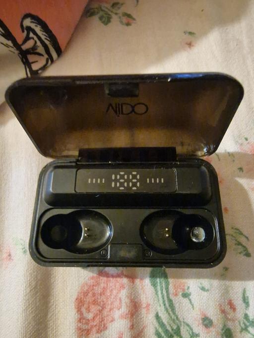 Buy & Sell Essex Thurrock - Essex - Photos for viido 492697 tws earbuds case/no earbuds