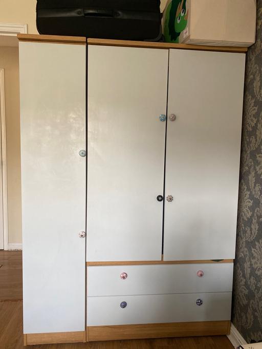 Buy & Sell Essex Thurrock - Essex - Photos for Wardrobe