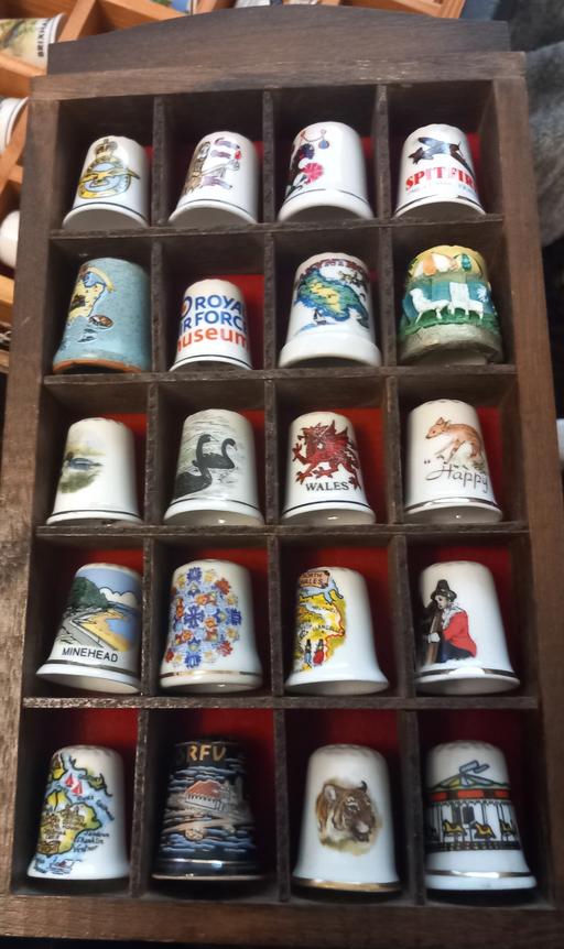 Buy & Sell Merseyside Saint Helens - Photos for Collection of 20 thimbles in display case