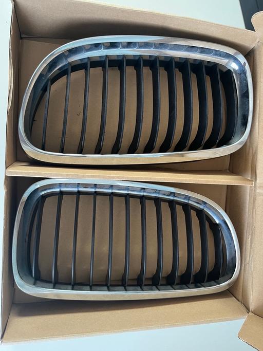 Vehicles Ealing Southall - UB2 - Photos for BMW Stock Silver Kidney Grilles F30