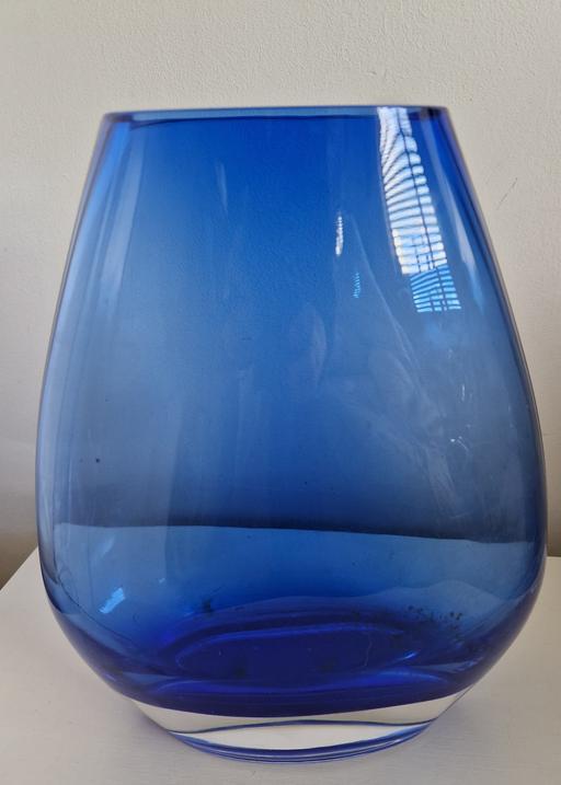 Buy & Sell Staffordshire Stafford - Photos for Heavy Blue Glass Vase