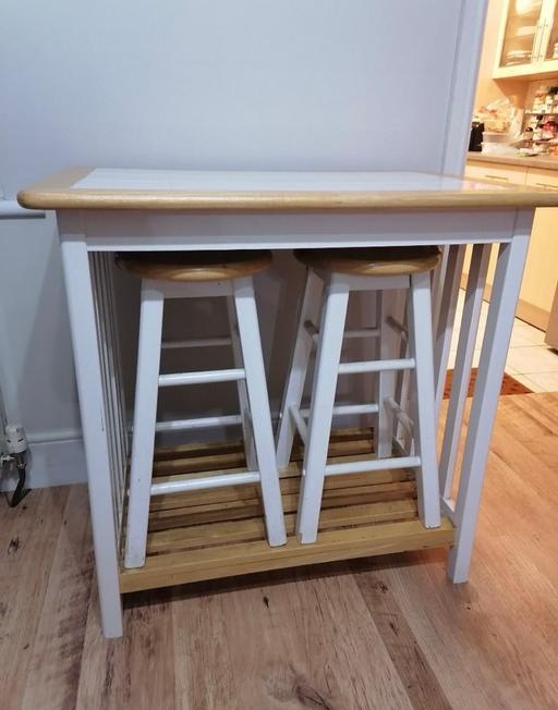 Buy & Sell East London Newham - Photos for Table with 4 stools