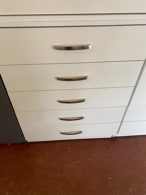 Buy & Sell Warwickshire Warwick - Photos for Large 5 drawers chest -white