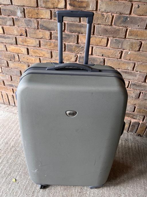 Buy & Sell East London Cann Hall - East London - Photos for Altitude Large Suitcase