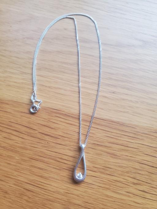 Buy & Sell Hampshire Southampton - Photos for 925 solid silver chain and pendant