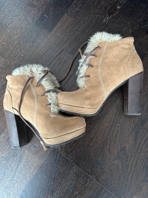 Buy & Sell South East London Plumstead - South East London - Photos for Bershka Boots Size 3