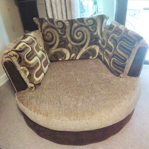 Buy & Sell Leicestershire North West Leicestershire - Photos for DFS Love/cuddle swivel Chair