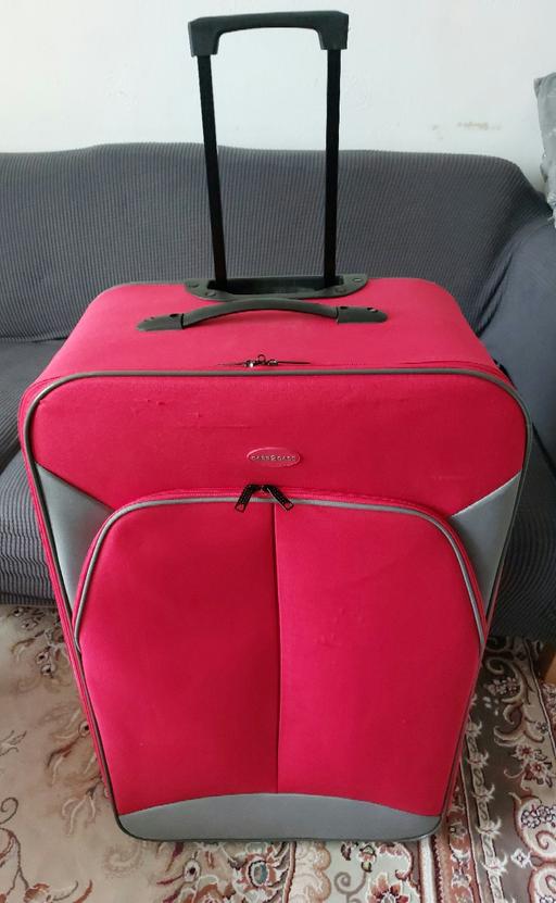 Buy & Sell West Midlands Sandwell - Photos for Red case two wheel trolley travel case