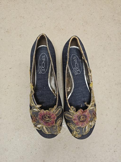 Buy & Sell Merseyside Liverpool - Photos for Pretty Flower Size 5 Ladies Shoes