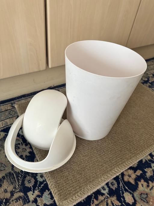 Buy & Sell West London West Ealing - West London - Photos for Small white swing bin