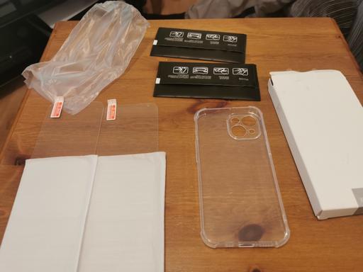 Buy & Sell West Midlands Wolverhampton - Photos for IPhone 15 Clear Silicone Case W/2 Screen Prot