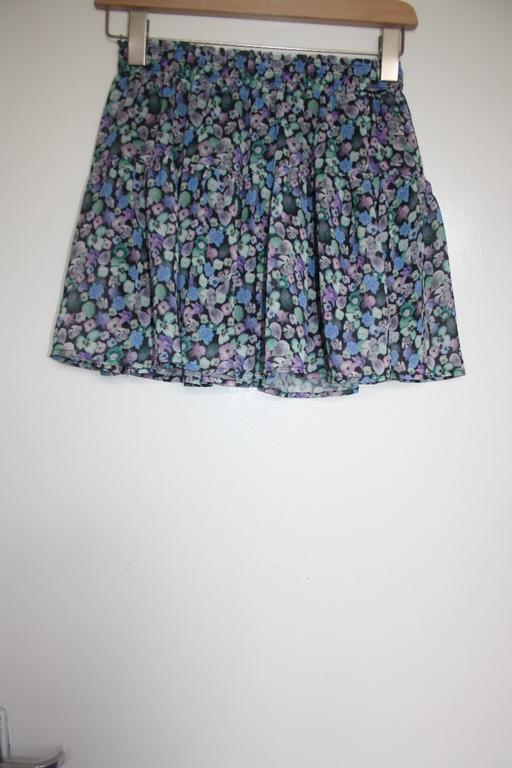 Buy & Sell North West London Chalk Farm - North West London - Photos for H&M elasticated floral skirt size 12