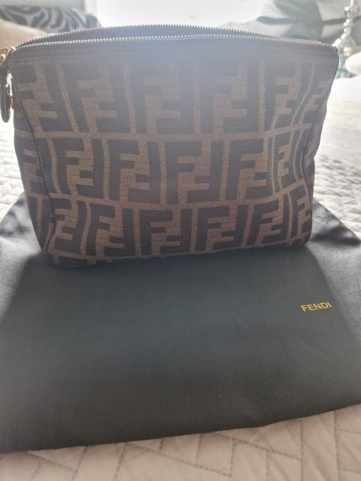 Buy & Sell East London Hackney - Photos for FENDI POUCH