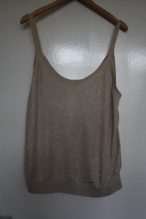 Buy & Sell North West London Gospel Oak - North West London - Photos for H&M beige top size L