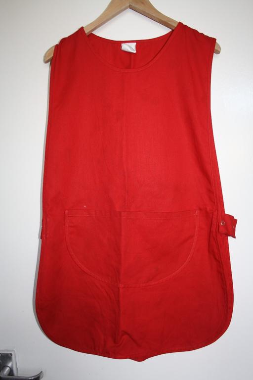 Buy & Sell North West London Chalk Farm - North West London - Photos for Red Apron size M