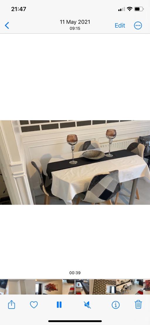 Buy & Sell South West London Roehampton - South West London - Photos for Glass round table with 4 chairs