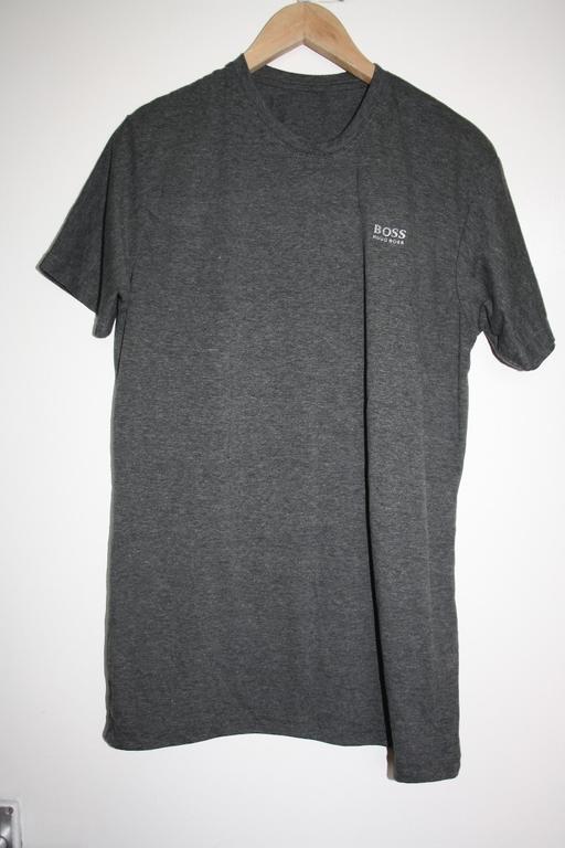 Buy & Sell North West London Chalk Farm - North West London - Photos for Hugo boss grey t-shirt size L