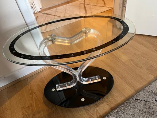 Buy & Sell East London Canary Wharf - East London - Photos for Glass side table