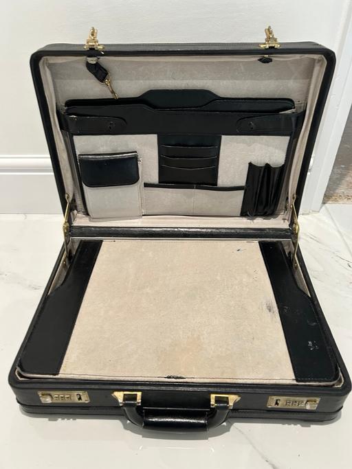 Buy & Sell Oxfordshire Cherwell - Photos for Quality leather attaché briefcase