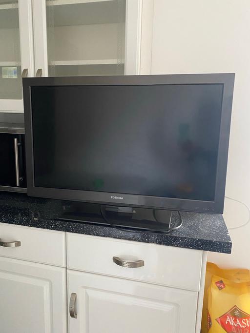 Buy & Sell Surrey Elmbridge - Photos for Toshiba TV 30inch