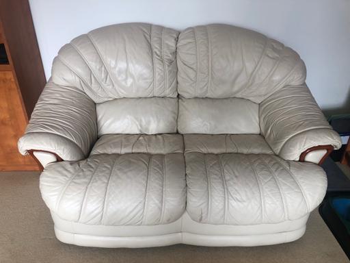 Buy & Sell North London Crews Hill - Enfield - Photos for 2 seater cream fully leather sofa