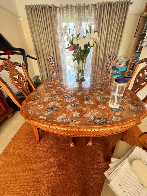 Buy & Sell Surrey Elmbridge - Photos for Antique set dining table with six chairs