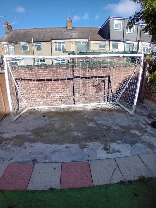 Buy & Sell East London Beckton - East London - Photos for 6 X 8 /9 aside football goal.