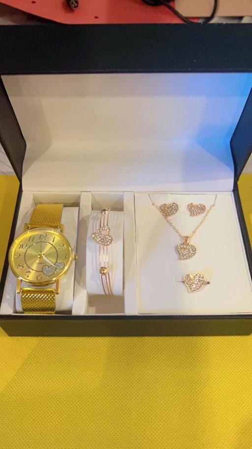 Buy & Sell Ealing Southall - Ealing - Photos for 6pcs set women’s shining quartz watch