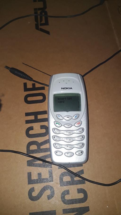 Buy & Sell West Midlands Birmingham - Photos for NOKIA 3210 VINTAGE WITH CHARGER