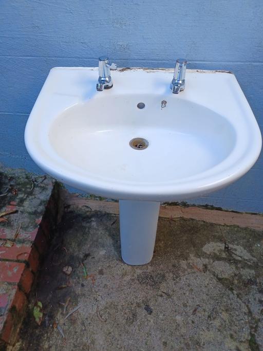 Buy & Sell Lancashire Hyndburn - Photos for Sink with taps ( pick up only )