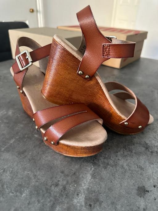 Buy & Sell Barking and Dagenham Dagenham - RM8 - Photos for Platform sandals