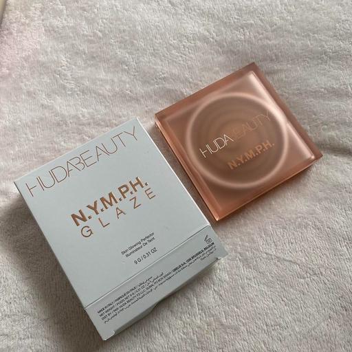 Buy & Sell Central London - Photos for Huda beauty Skin Glowing Perfector