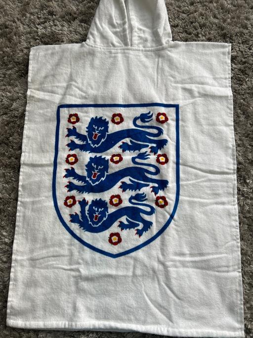 Buy & Sell Merseyside Knowsley - Photos for England Football poncho/ towel .Age 7 - 11.