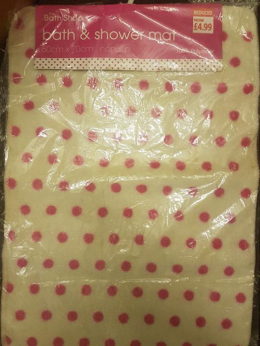 Buy & Sell Nottinghamshire Ashfield - Photos for Bath mat pink and cream