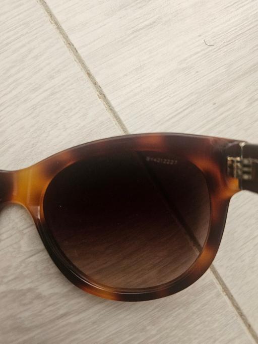 Buy & Sell North London Islington - North London - Photos for Burberry Women's Sun Glasses