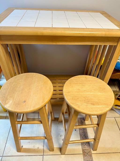 Buy & Sell South East London Bromley - Photos for Breakfast Bar Table and stools