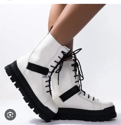 Buy & Sell West London Hounslow - Photos for UGG Sheena White Black Platform Lace Up Comba