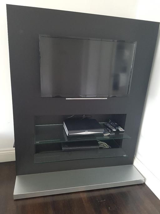 Buy & Sell Barnet Edgware - Barnet - Photos for Entertainment unit +free 32in Toshiba TV