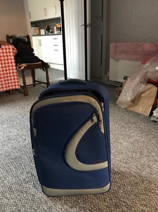 Buy & Sell Torfaen - Wales Abersychan - Torfaen - Photos for Wheeled suitcase with handle