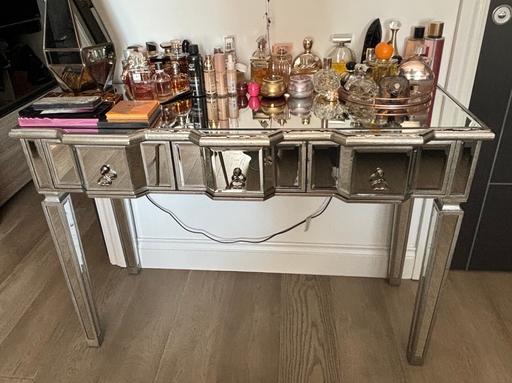 Buy & Sell Buckinghamshire Downley - Buckinghamshire - Photos for Glass console table